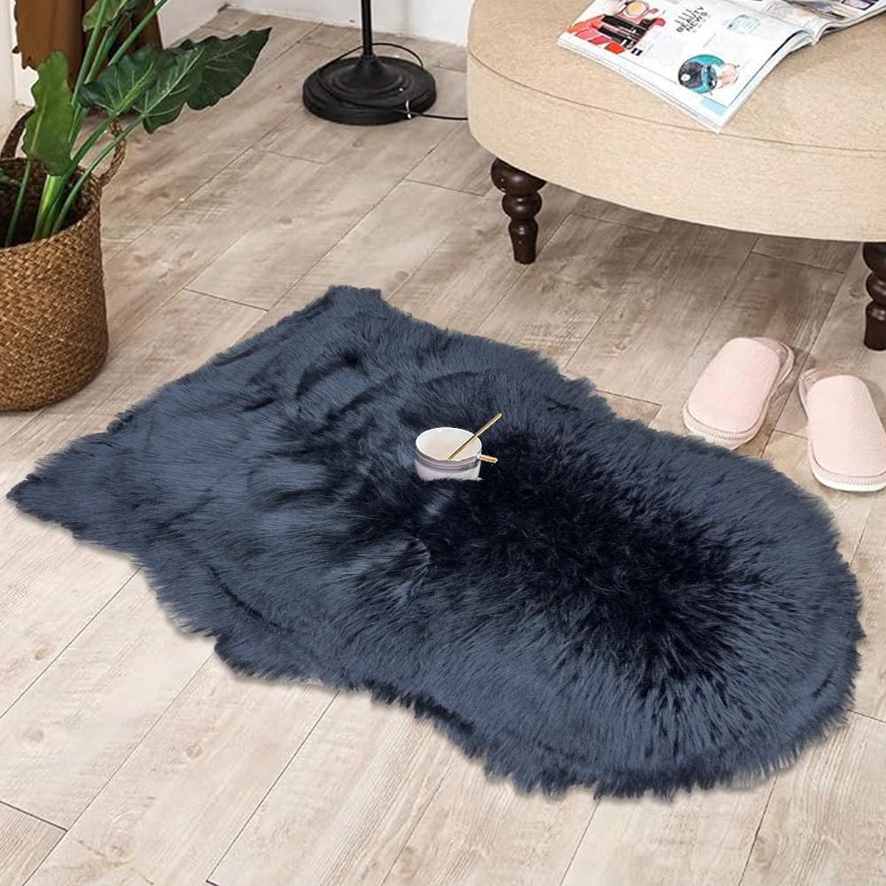 diamond shape furry rug black