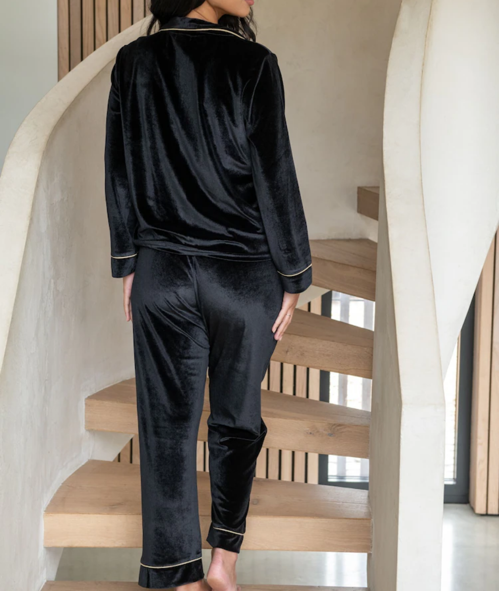 women loungewear suite black suit.