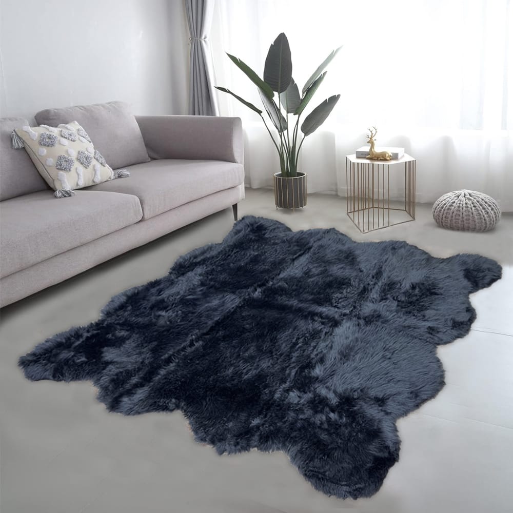luxe furry rug black