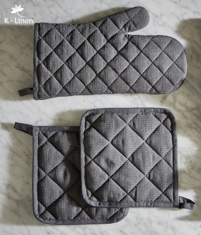plain quilted kitchen gloves grey