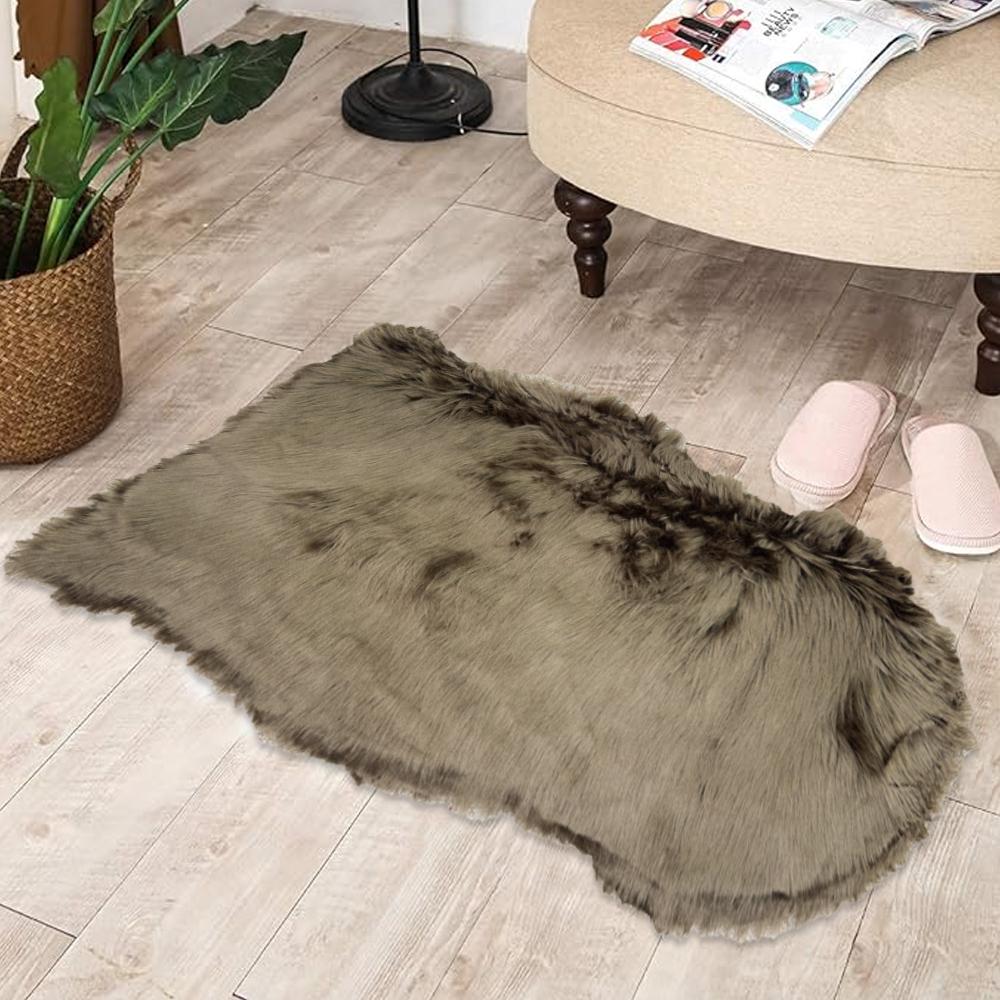 Diamond Shape Furry Rug - Brown