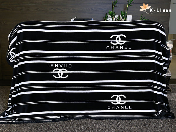 Printed Fleece Blanket - Chanel