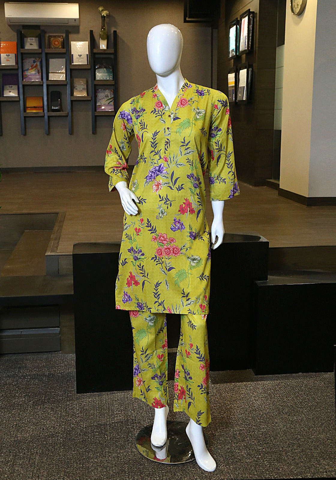 2 piece printed lawn suit jade suit.