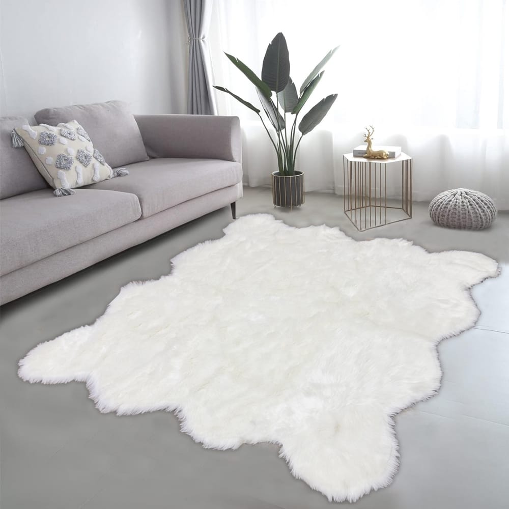 luxe furry rug white