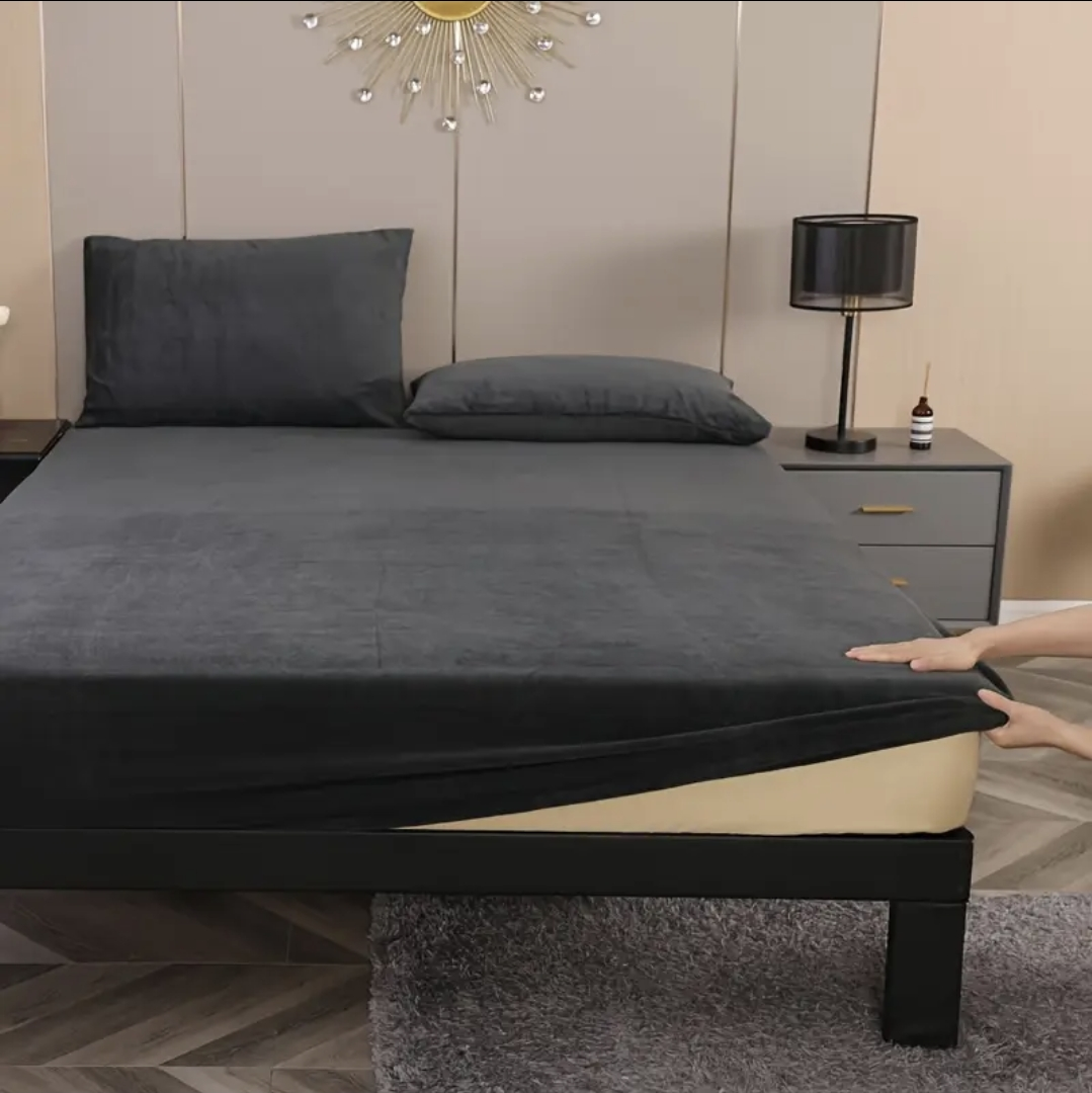 GREY VELVET FITTED SHEET SET