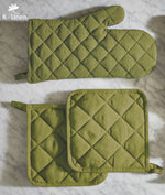 plain quilted kitchen gloves green