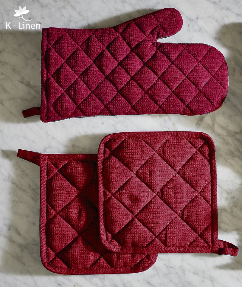 plain quilted kitchen gloves red